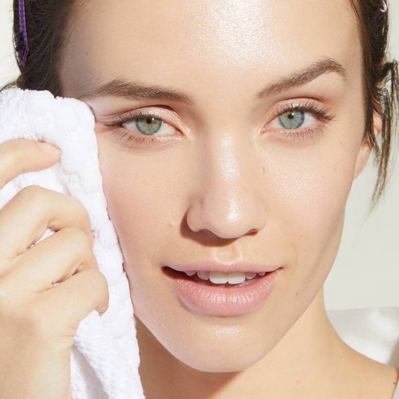 Theo lời khuyên của các chuyên gia, bạn chỉ nên rửa mặt từ 30 giây đến 60 giây.