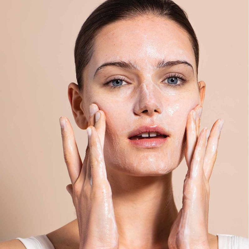 Tránh xa các sản phẩm chứa thành phần độc hại để đảm bảo an toàn cho da.