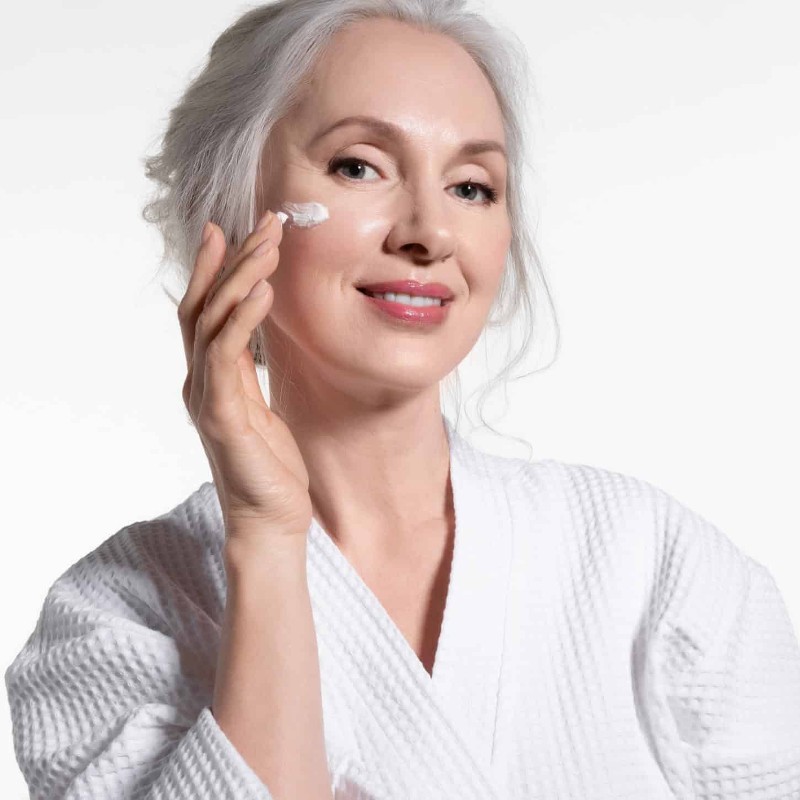 Nên ưu tiên cho các thành phần hoạt động mạnh mẽ nhưng vẫn lành tính trên da.