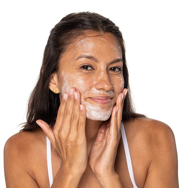 Sữa rửa mặt kiêm tẩy trang có tốt không?