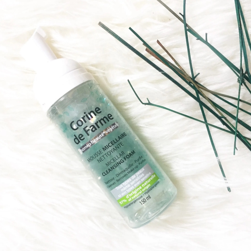 Corine de Farme Micellar Cleansing Foam giúp làm sạch và tẩy trang hiệu quả.